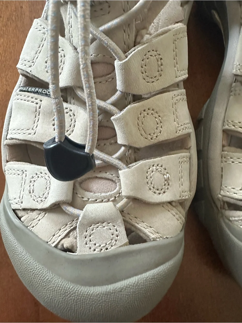KEEN Newport HR Sandals Beige Women’s Size 6 Excellent condition
